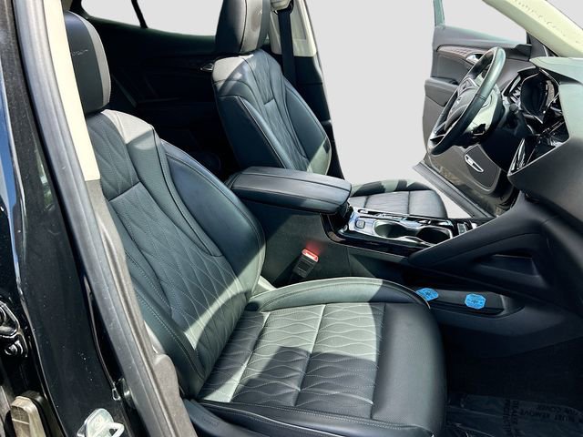 Used 2022 Buick Envision Avenir w/ Technology Package II FWD image 26
