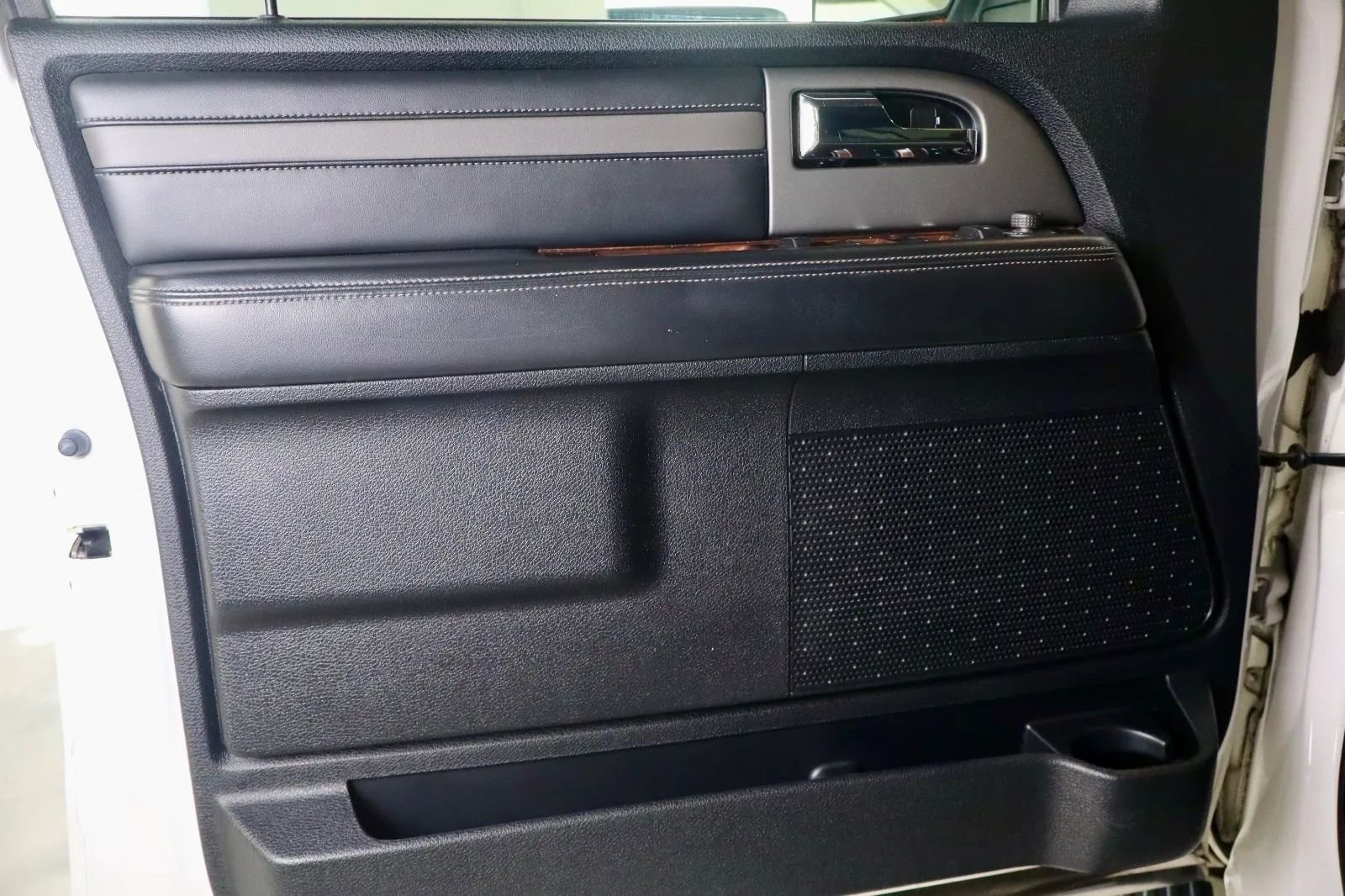 Used 2016 Ford Expedition EL Platinum image 12