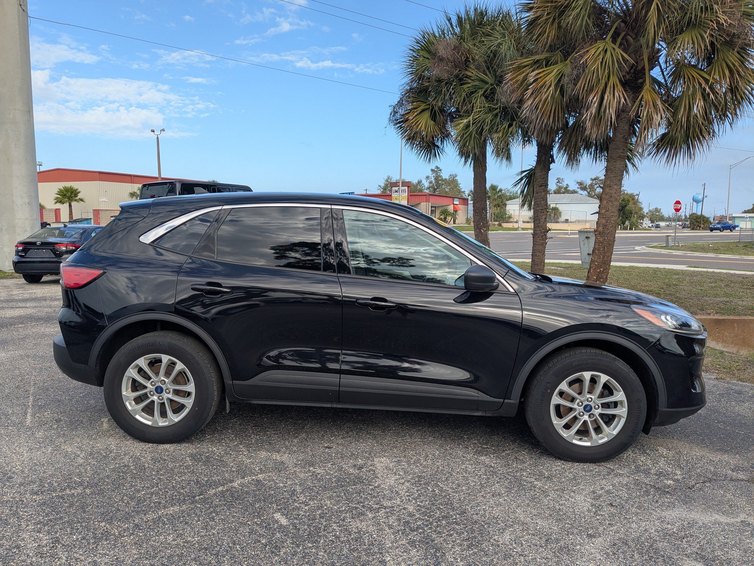 Used 2022 Ford Escape SE w/ Convenience Package AWD/4WD image 3