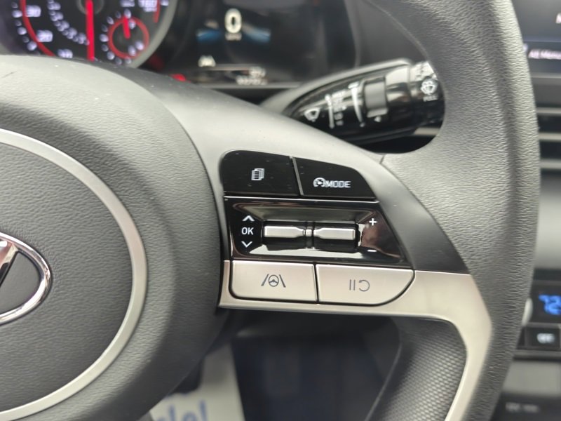 Used 2022 Hyundai Elantra SEL w/ Cargo Package image 22