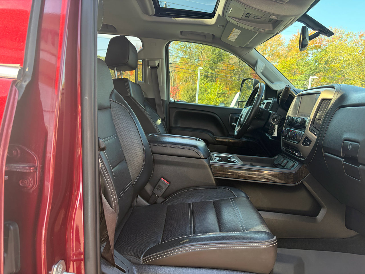 Used 2015 GMC Sierra 2500 Denali w/ Suspension Package, Off-Road image 48