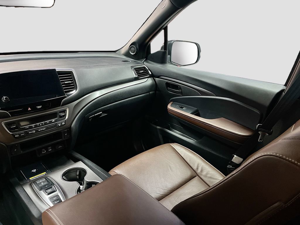 Used 2025 Honda Passport EX-L image 23