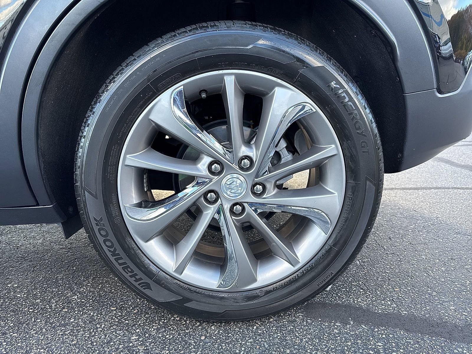 Certified 2022 Buick Encore GX Essence w/ Experience Buick Package image 10