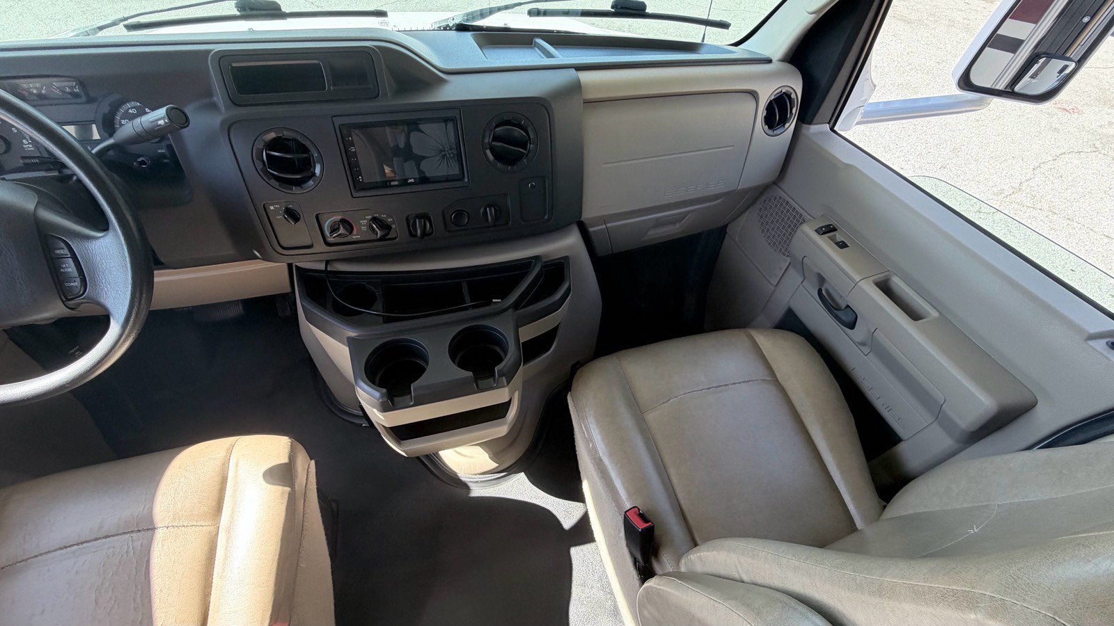 Used 2017 Ford E-450 and Econoline 450 Super Duty w/ Motorhome Prep Package RWD image 9
