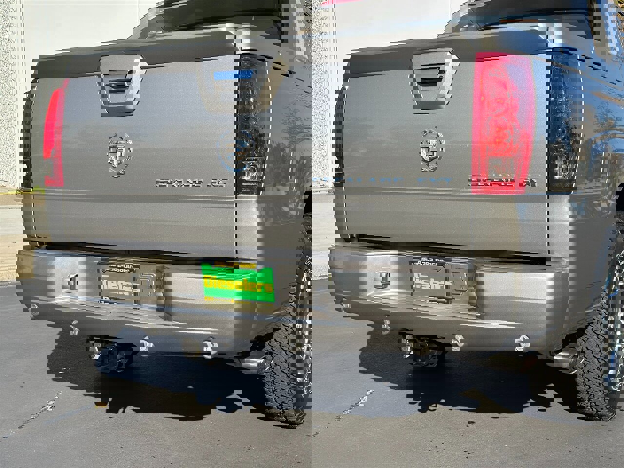 Used 2002 Cadillac Escalade EXT image 16