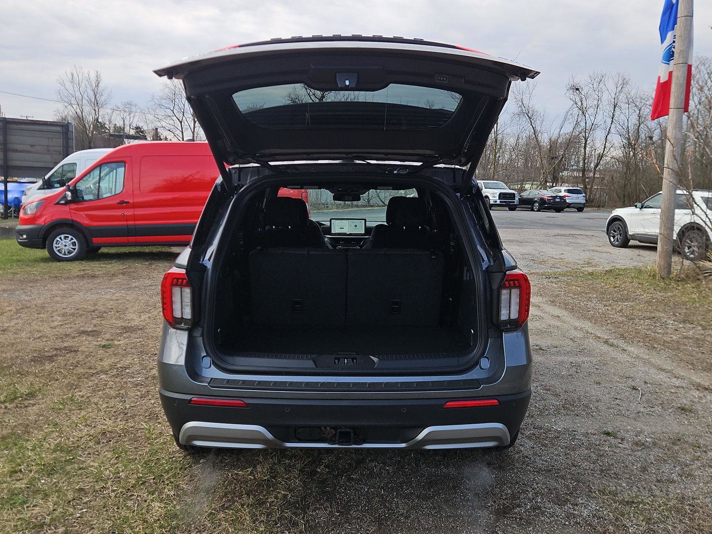 New 2026 Ford Explorer Platinum w/ LUX Leather Package image 21