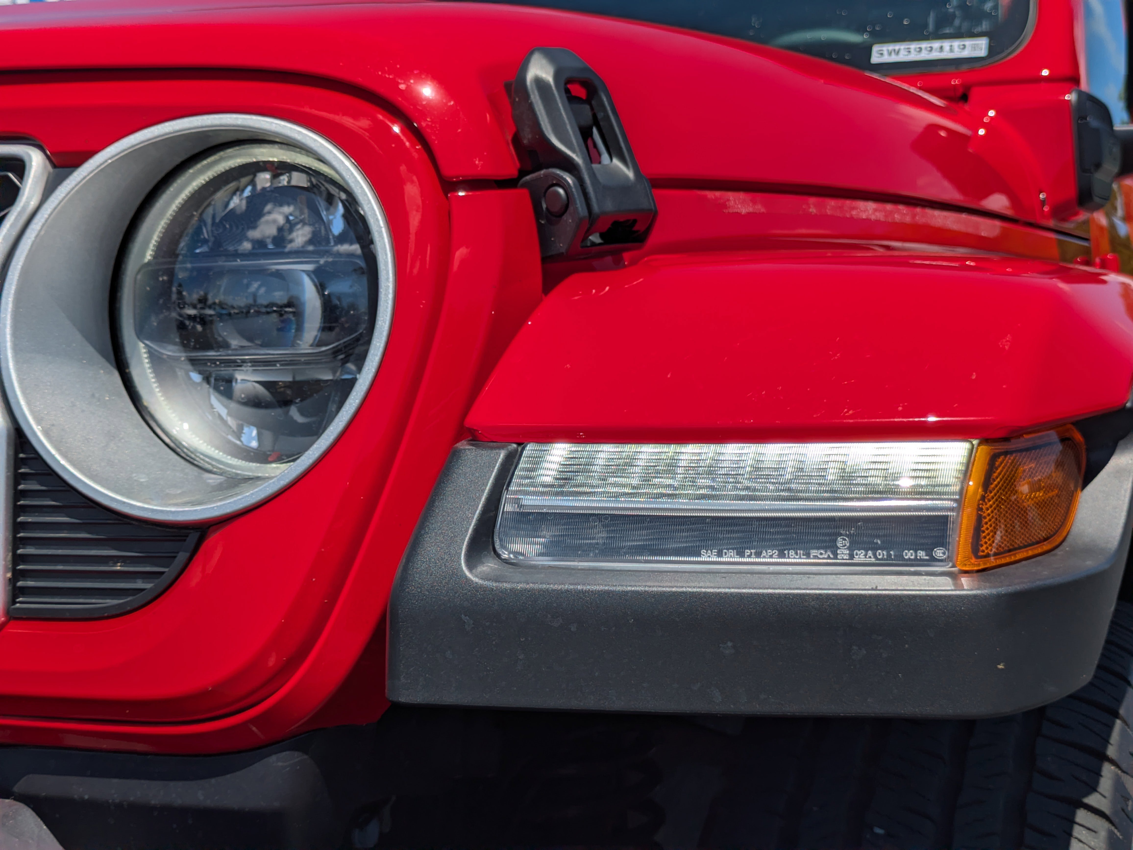 Used 2025 Jeep Wrangler Sahara w/ Safety Group image 30