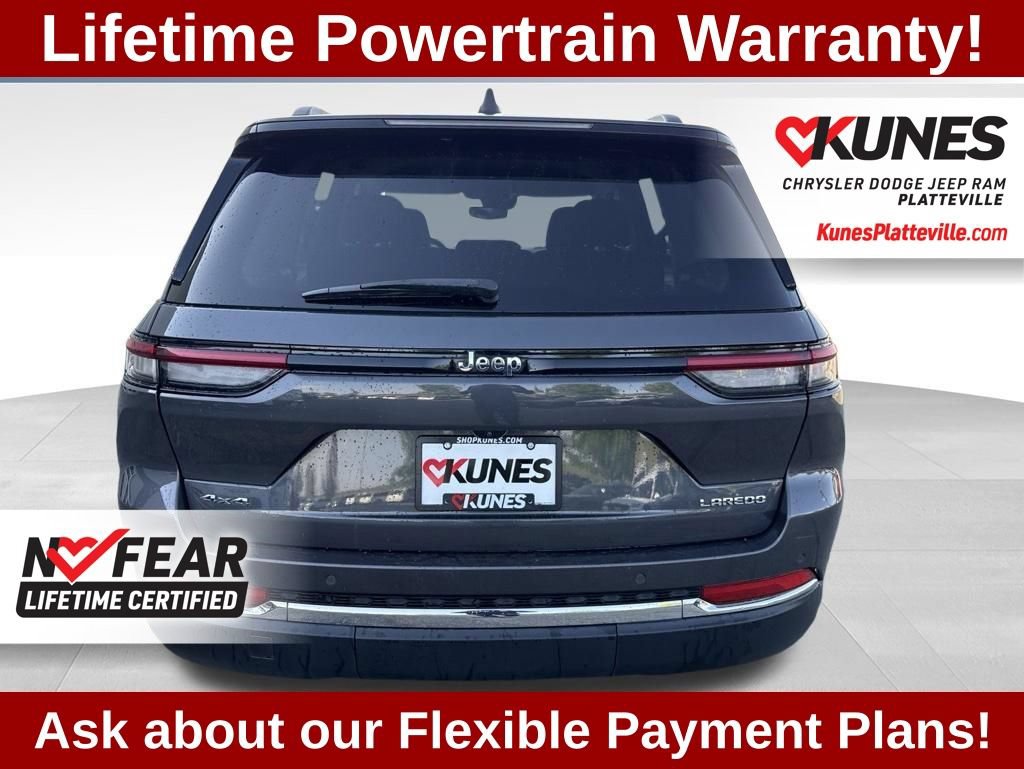 Used 2023 Jeep Grand Cherokee Laredo AWD/4WD image 3