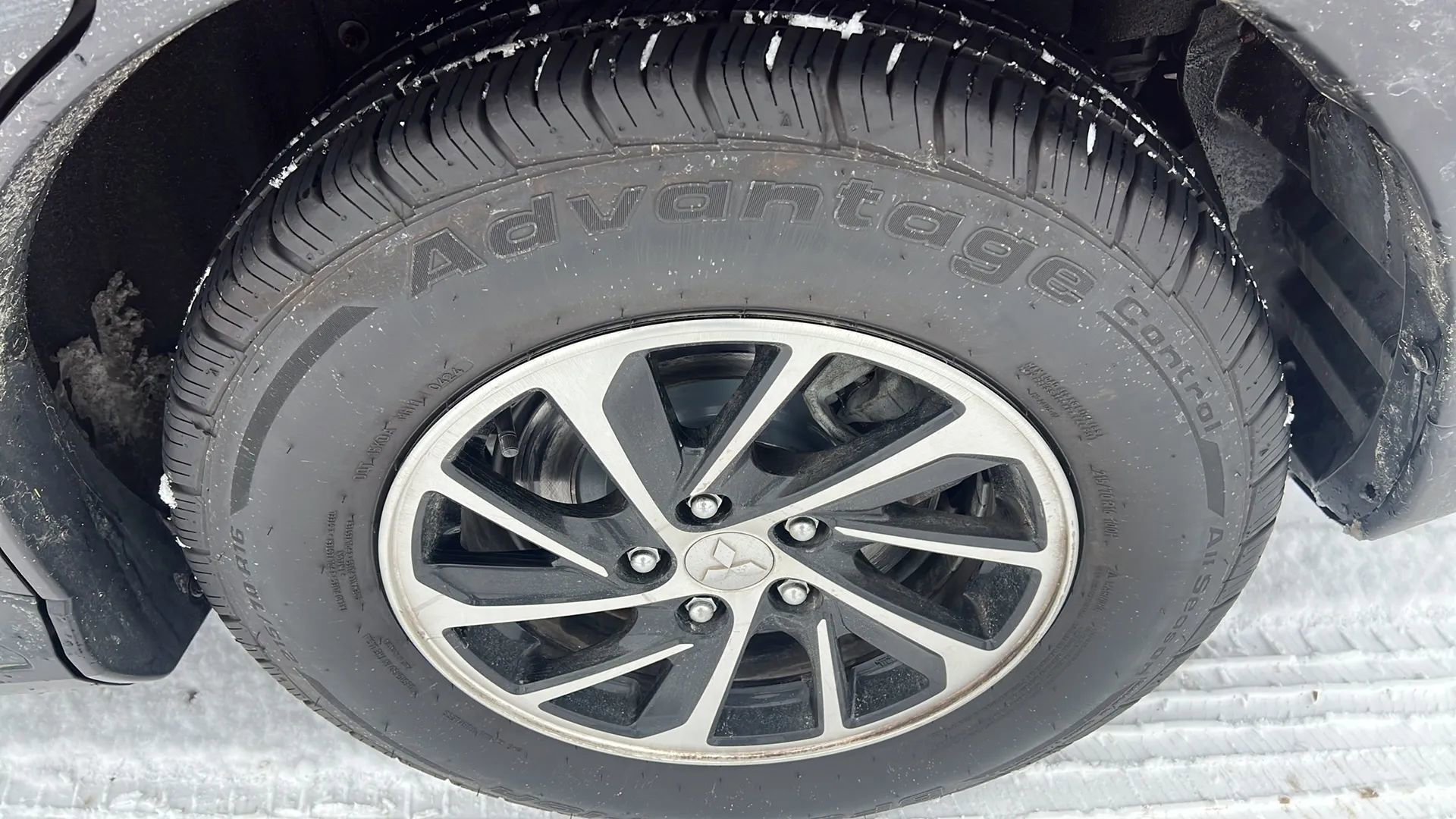 Used 2020 Mitsubishi Eclipse Cross ES image 12