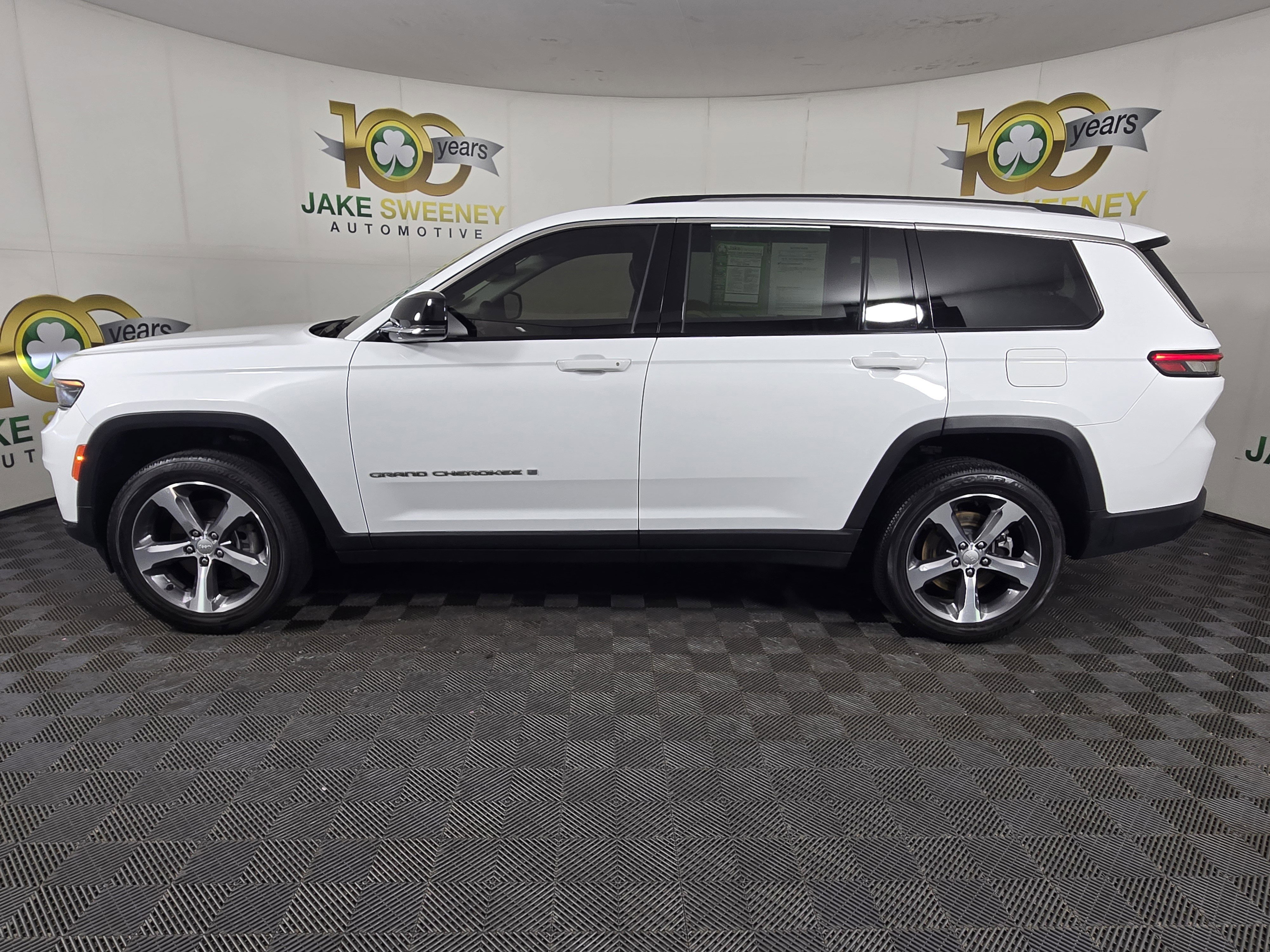 Used 2023 Jeep Grand Cherokee L Limited image 6