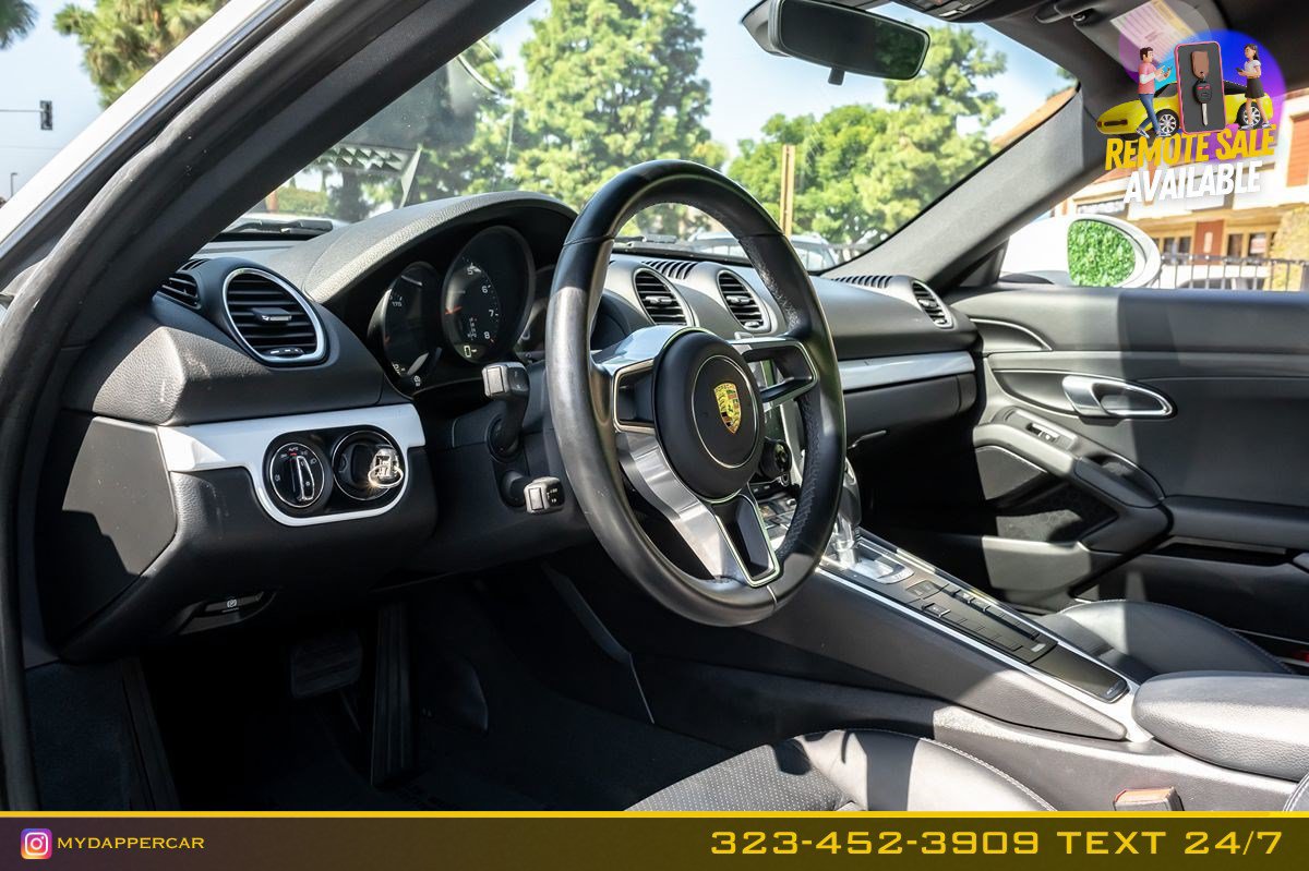 Used 2018 Porsche 718 Cayman RWD image 9