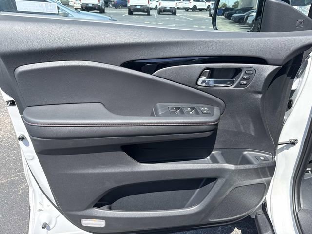 New 2026 Honda Ridgeline Black Edition image 10