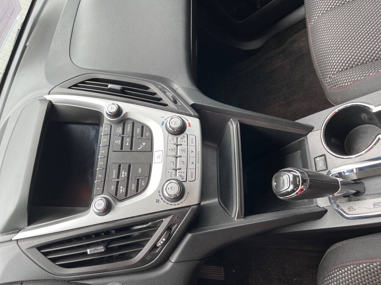 Used 2016 Chevrolet Equinox LT FWD image 12