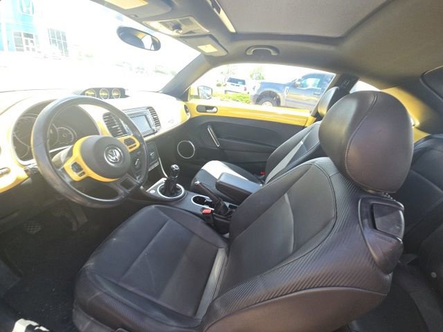 Used 2013 Volkswagen Beetle TDI FWD image 4