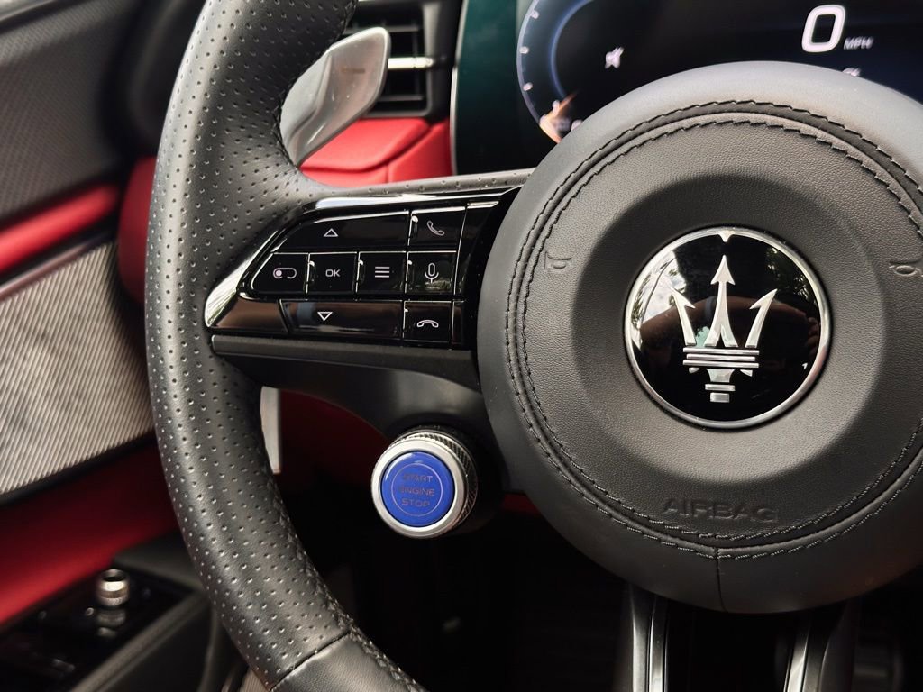 Used 2024 Maserati Grecale Trofeo AWD/4WD image 16