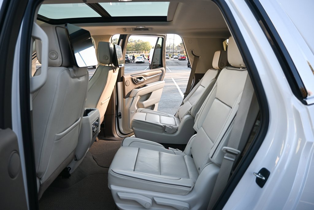 Used 2023 GMC Yukon Denali w/ Denali Reserve Package image 18