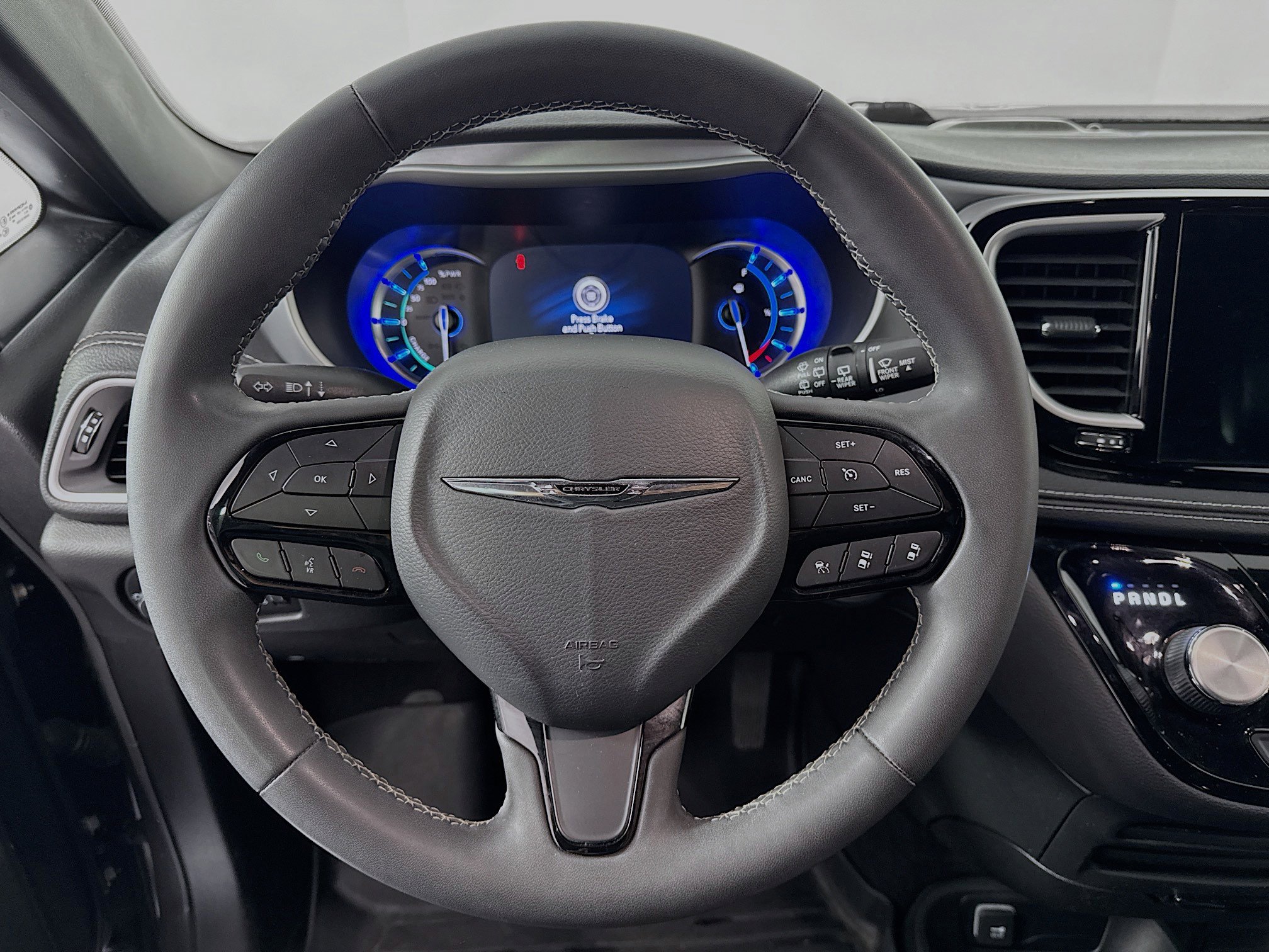 Used 2022 Chrysler Pacifica Touring-L w/ Uconnect Theater Family Group image 11