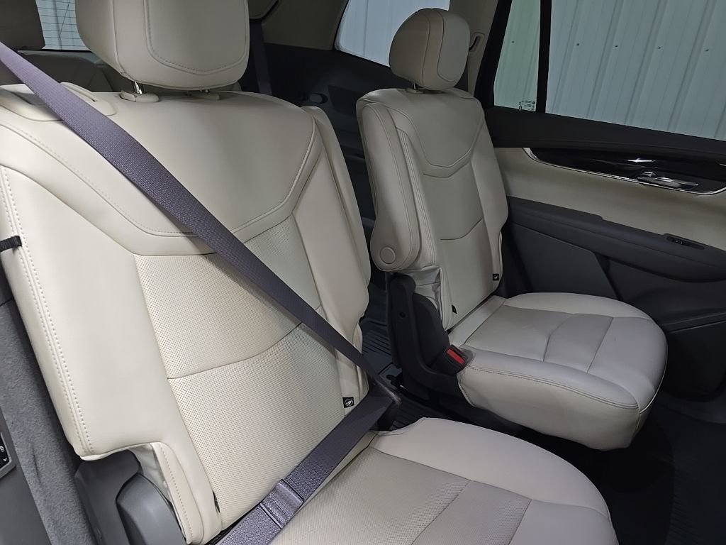 Used 2021 Cadillac XT6 Premium Luxury image 17