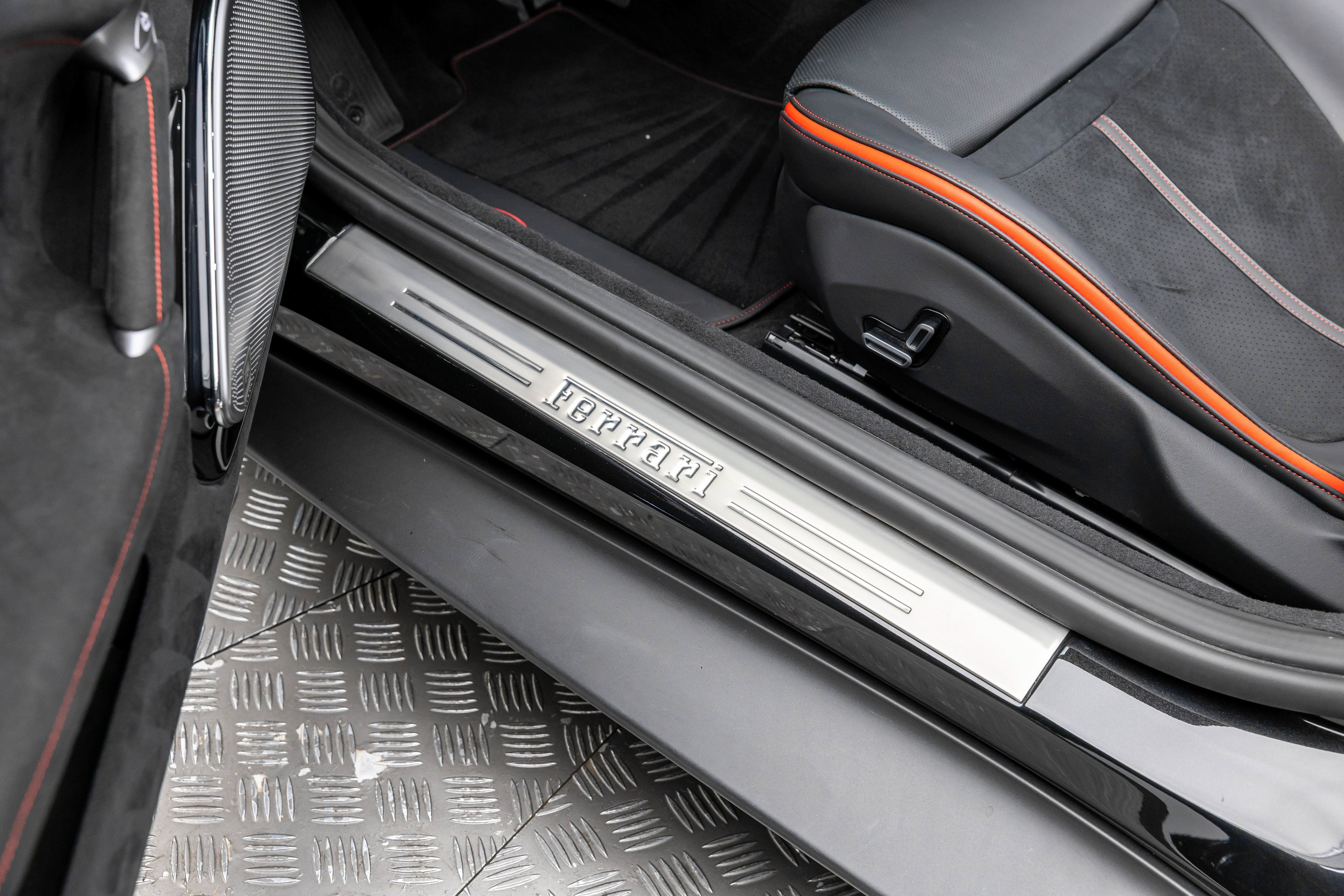 Used 2025 Ferrari Roma Spider RWD image 46