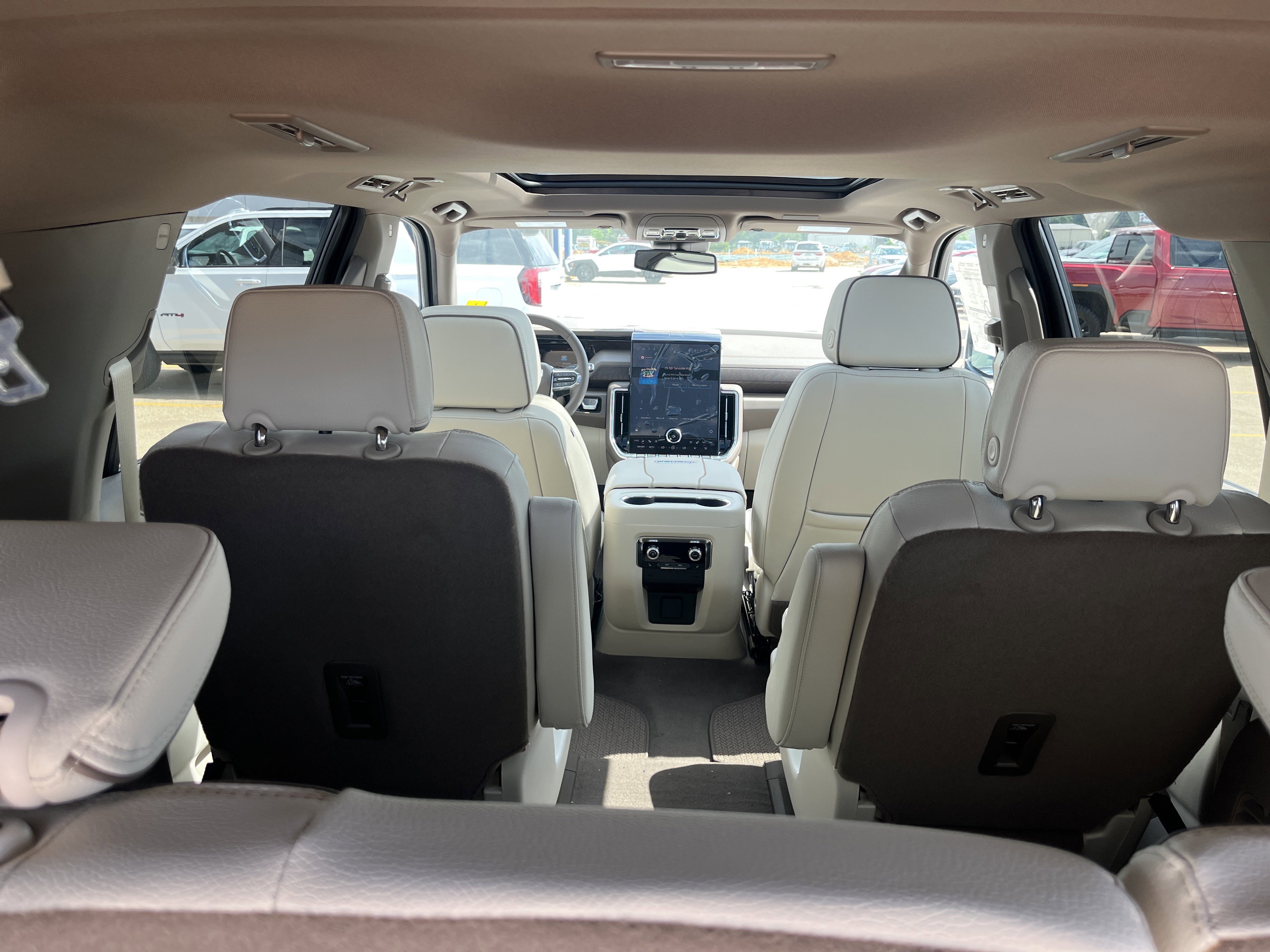 New 2026 GMC Yukon XL Denali w/ Sun & Power Step Package AWD/4WD image 15