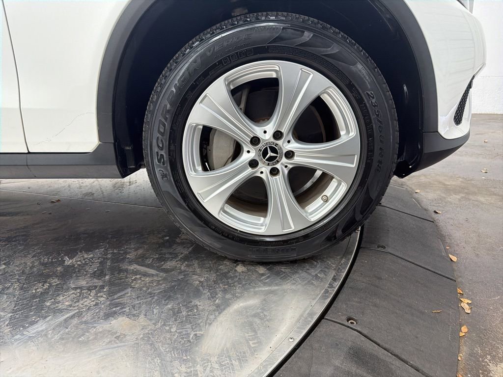 Certified 2018 Mercedes-Benz GLC 300 4MATIC image 9