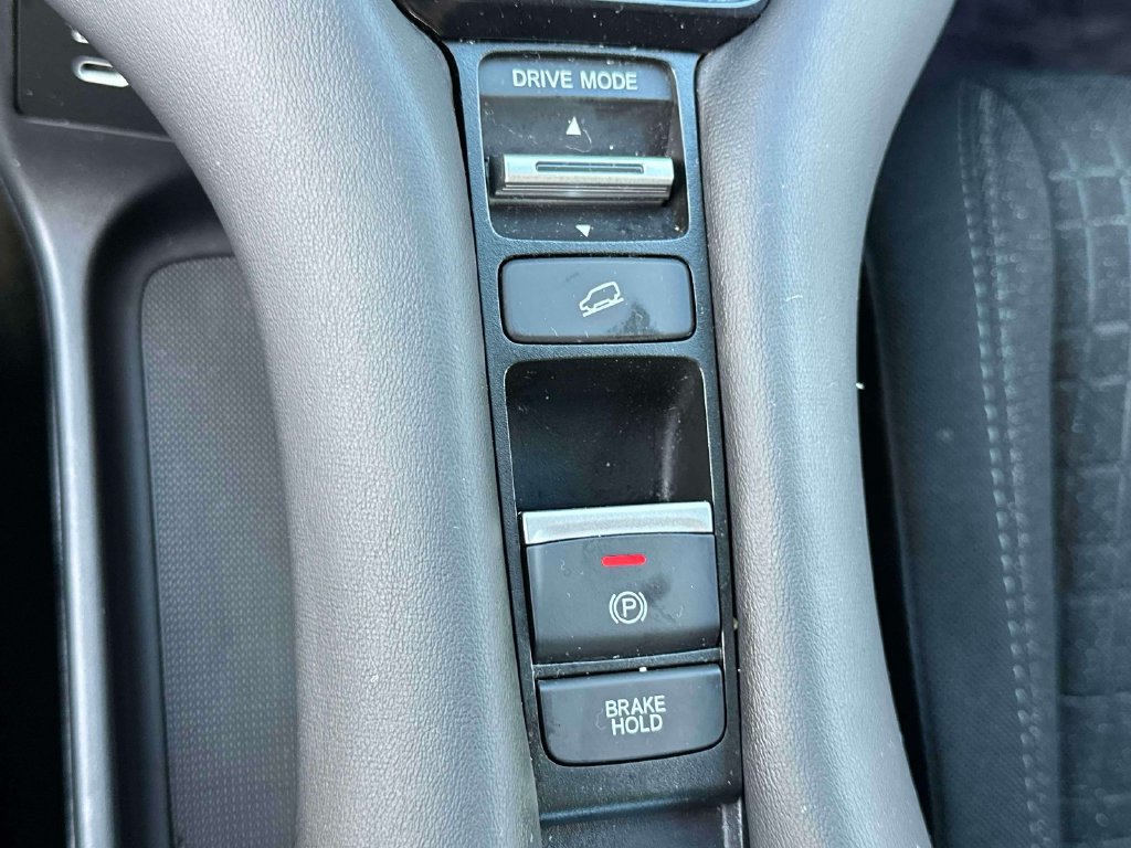 Certified 2026 Honda HR-V LX image 24