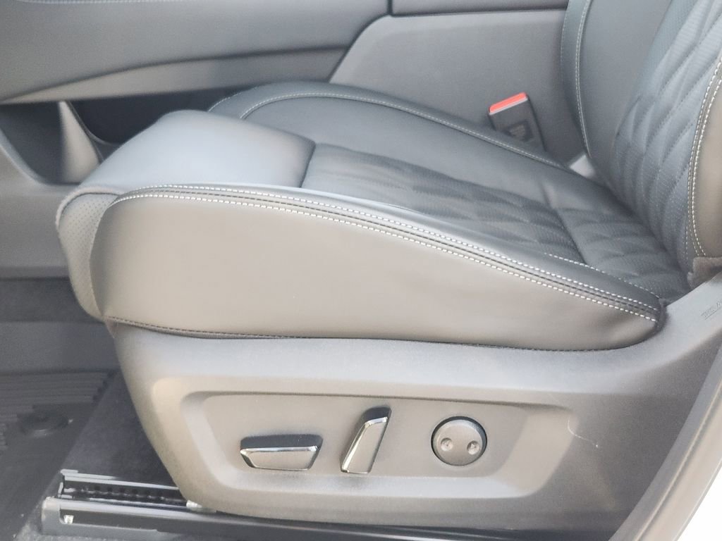 New 2026 Nissan Rogue Platinum w/ Platinum Premium Package AWD/4WD image 17