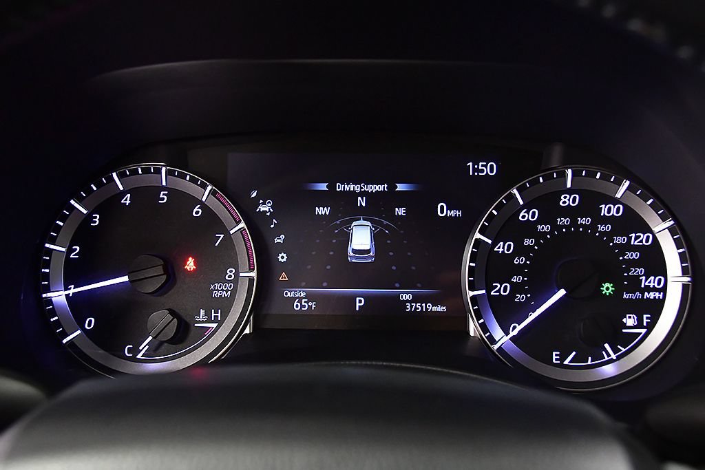 Used 2023 Toyota Highlander LE AWD/4WD image 17