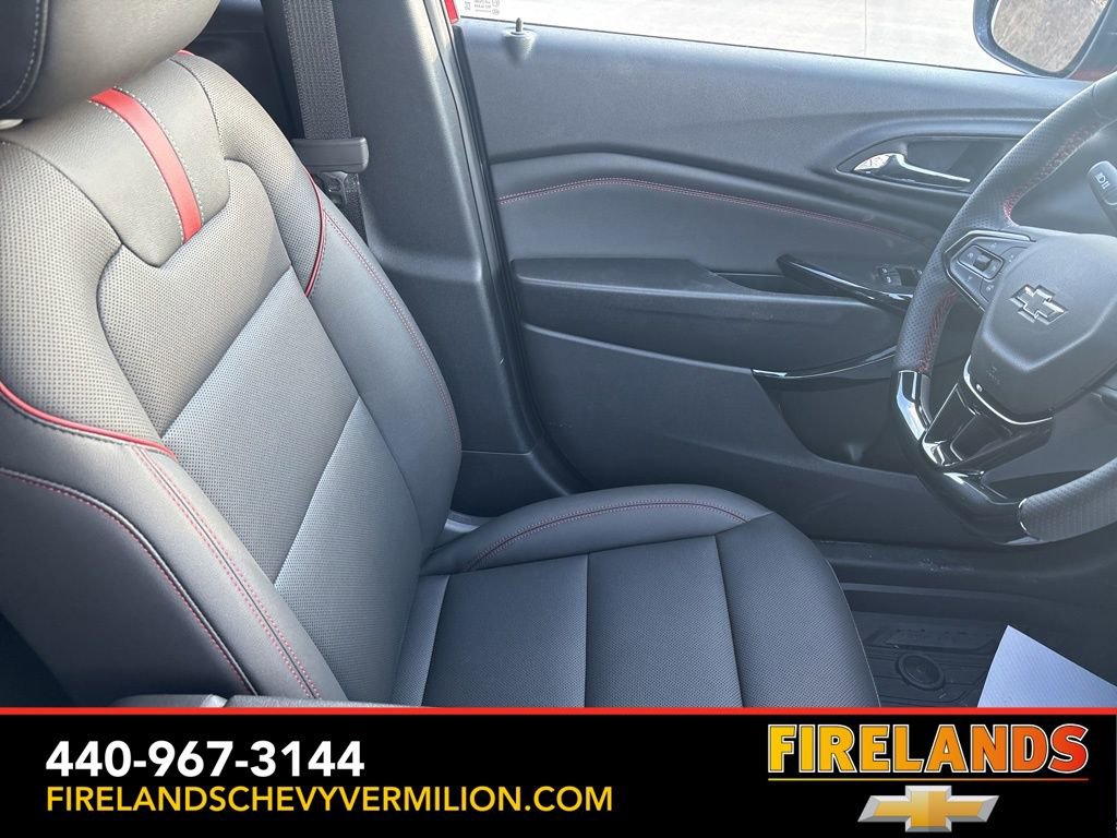 New 2026 Chevrolet Trax RS w/ Sunroof Package image 31