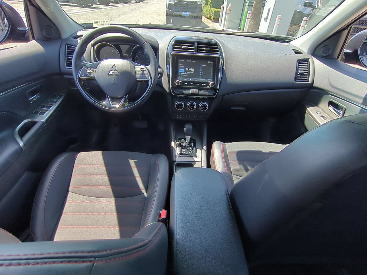 Used 2025 Mitsubishi Outlander Sport SE AWD/4WD image 19