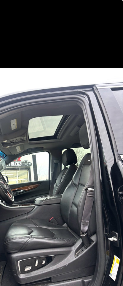 Used 2015 Cadillac Escalade ESV Premium image 15