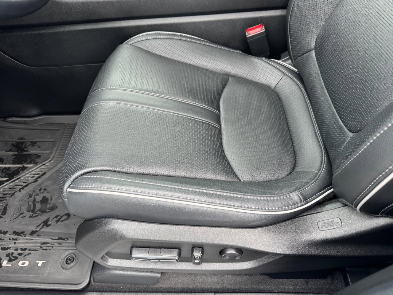 Certified 2023 Honda Pilot Elite image 21