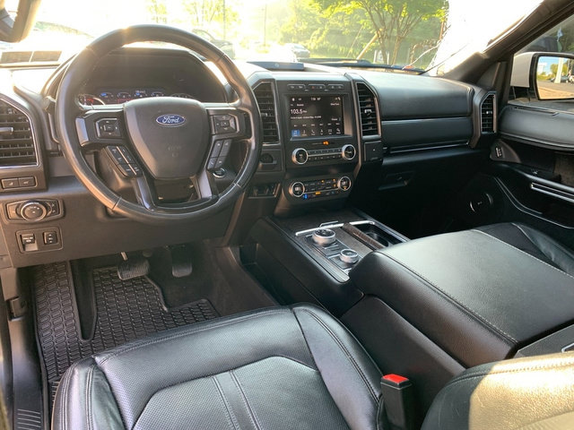 Used 2019 Ford Expedition Limited w/ Equipment Group 302A AWD/4WD image 23