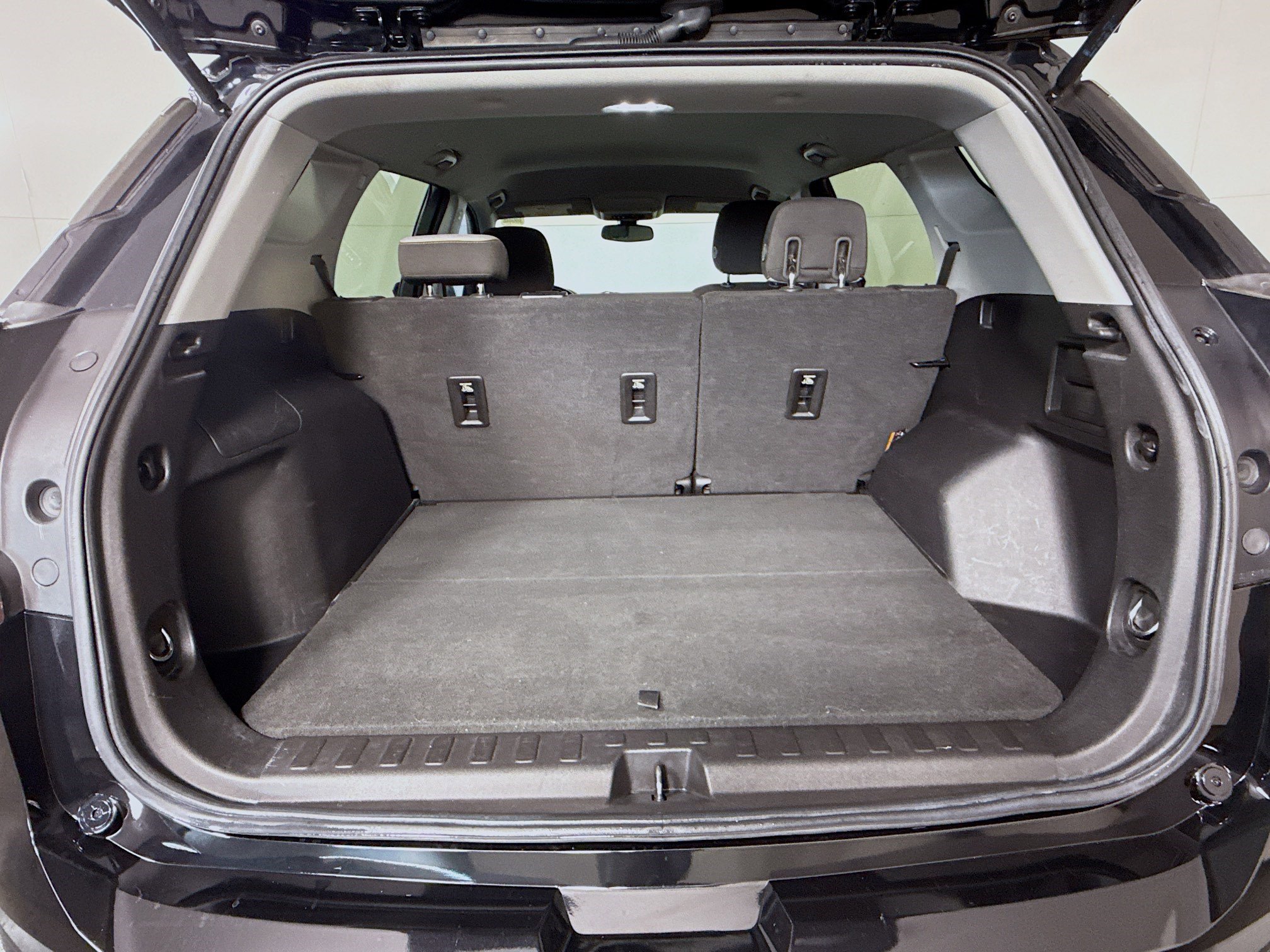 Used 2018 GMC Terrain SLE image 35