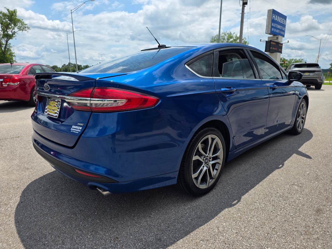 Used 2017 Ford Fusion SE w/ Equipment Group 201A FWD image 7