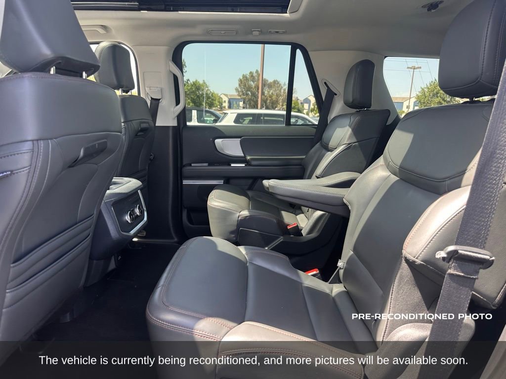 Used 2025 Ford Expedition Active AWD/4WD image 12