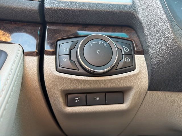 Used 2013 Ford Explorer Limited image 28