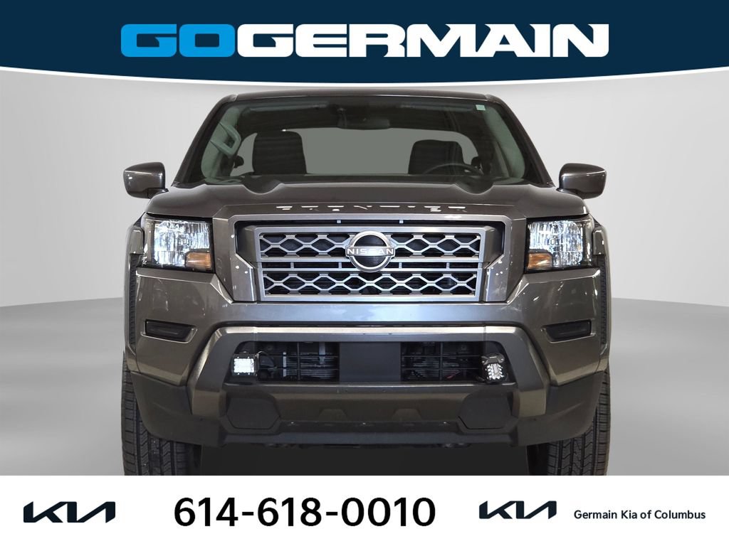 Used 2023 Nissan Frontier SV RWD image 3