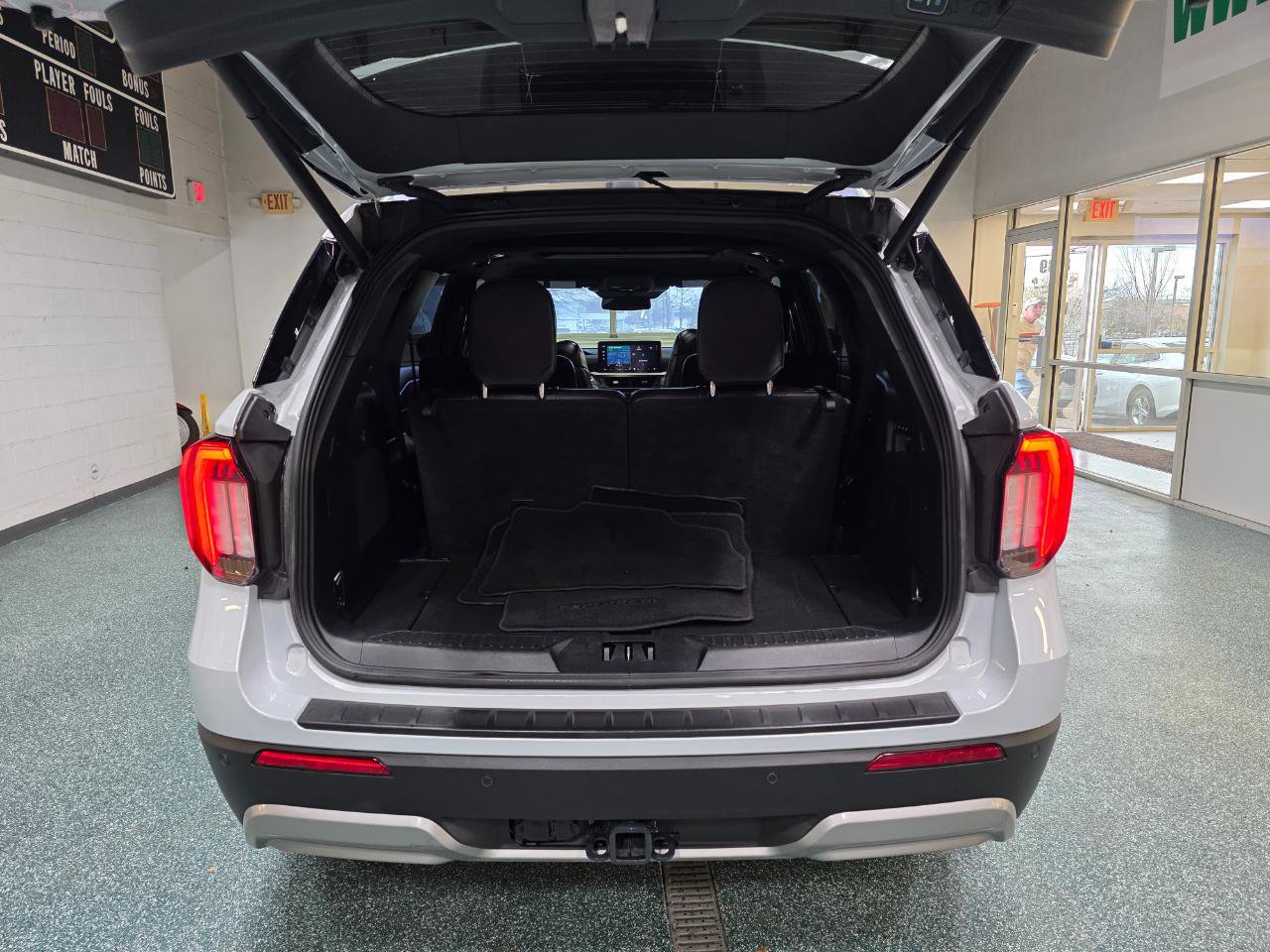 Used 2025 Ford Explorer Platinum w/ LUX Leather Package image 23