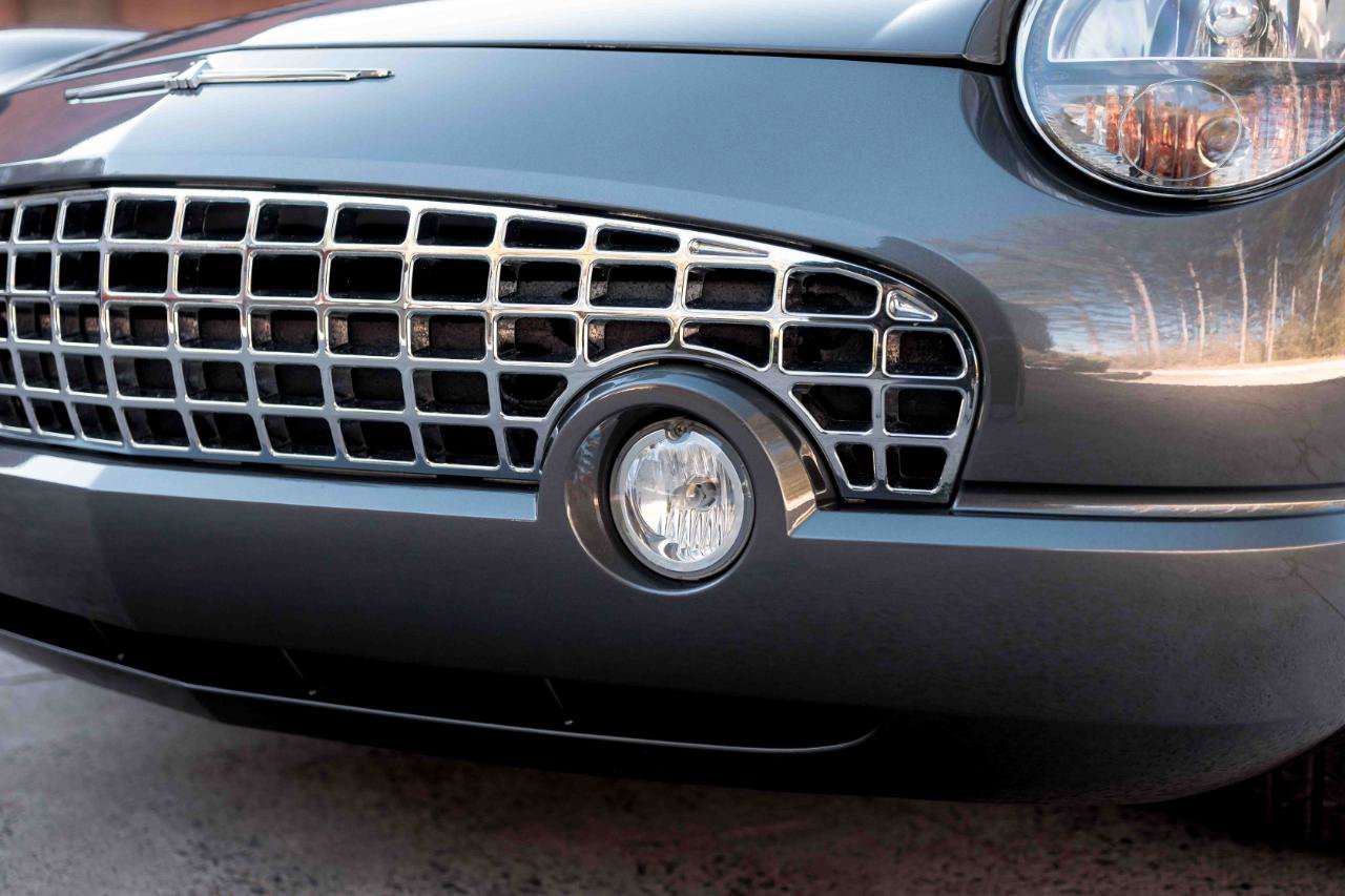 Used 2003 Ford Thunderbird Deluxe image 17