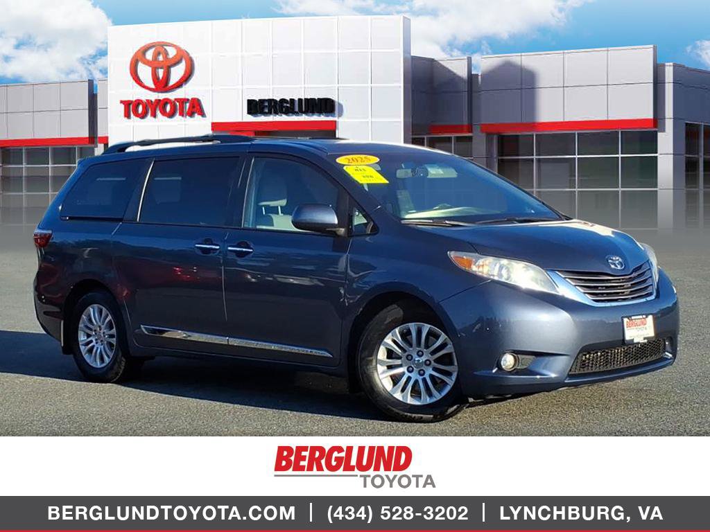 Used 2015 Toyota Sienna XLE w/ XLE Navigation Package FWD image 1