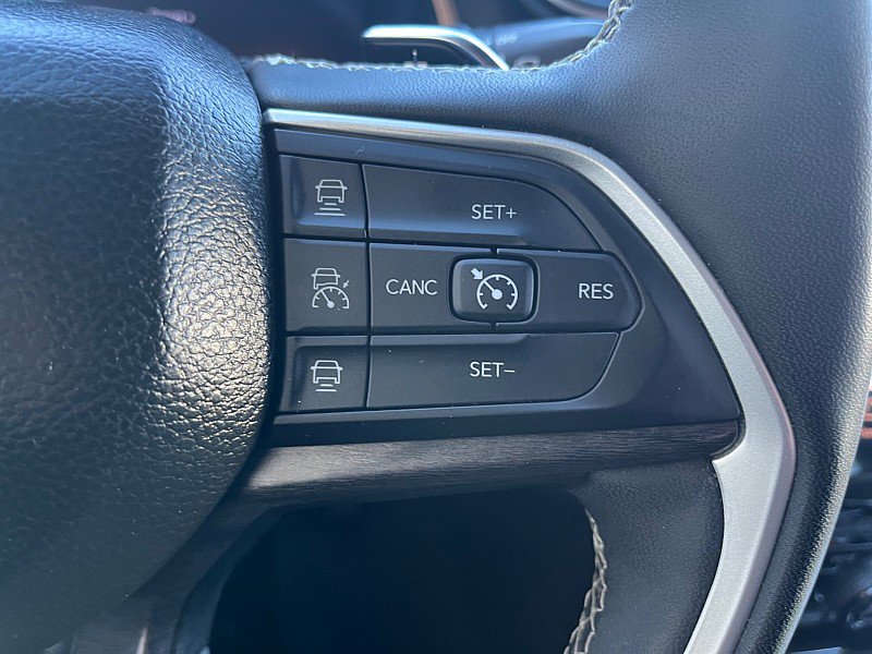 Used 2023 Jeep Grand Cherokee Limited w/ Luxury Tech Group II image 26