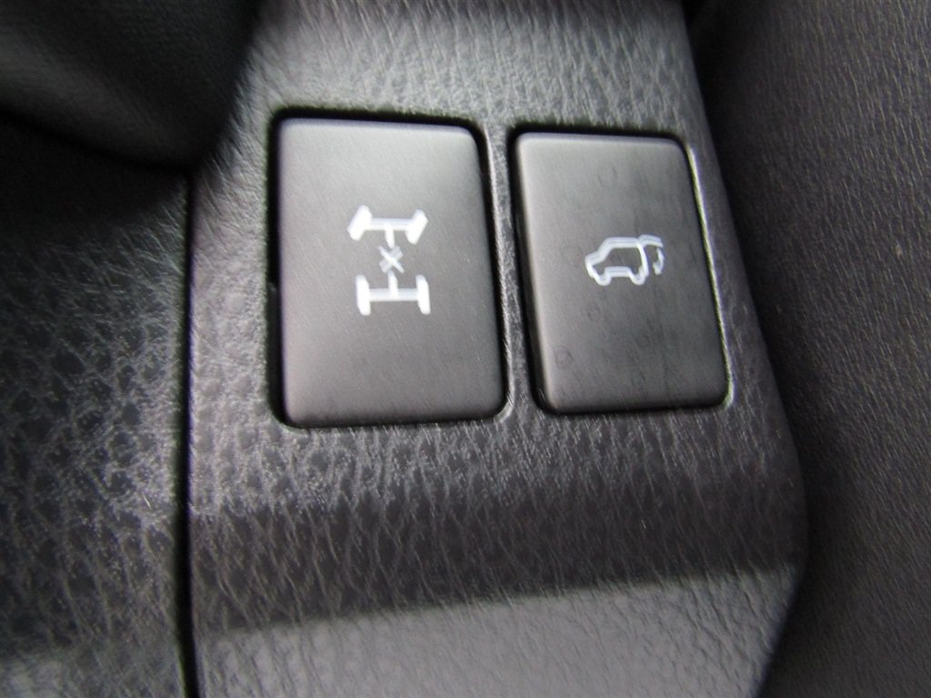 Used 2016 Toyota RAV4 XLE AWD/4WD image 29