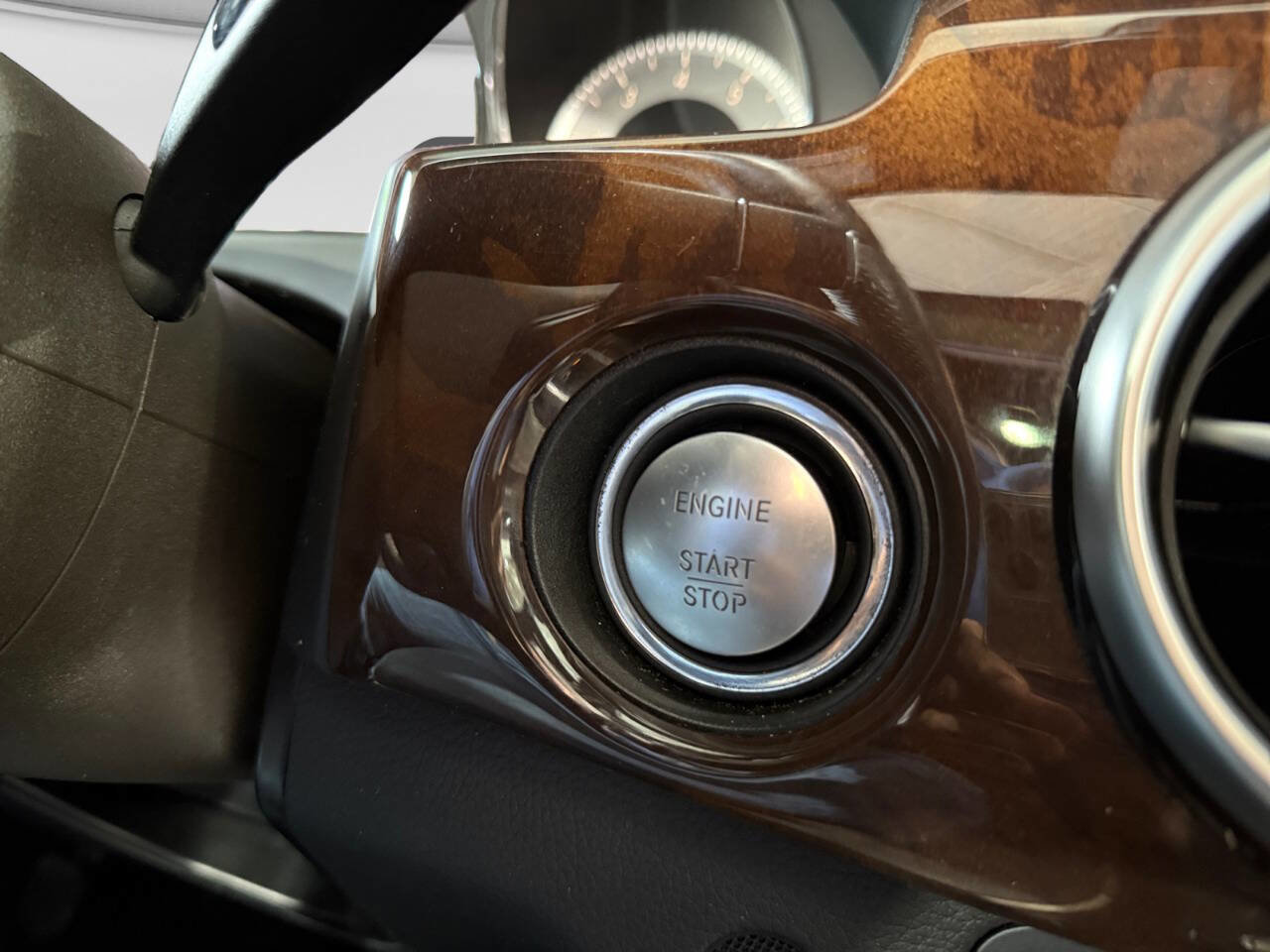 Used 2015 Mercedes-Benz GLK 350 GLK 350 4MATIC AWD 4dr SUV image 28