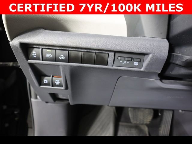 Used 2023 Toyota Sienna XLE w/ XLE Plus Package FWD image 18