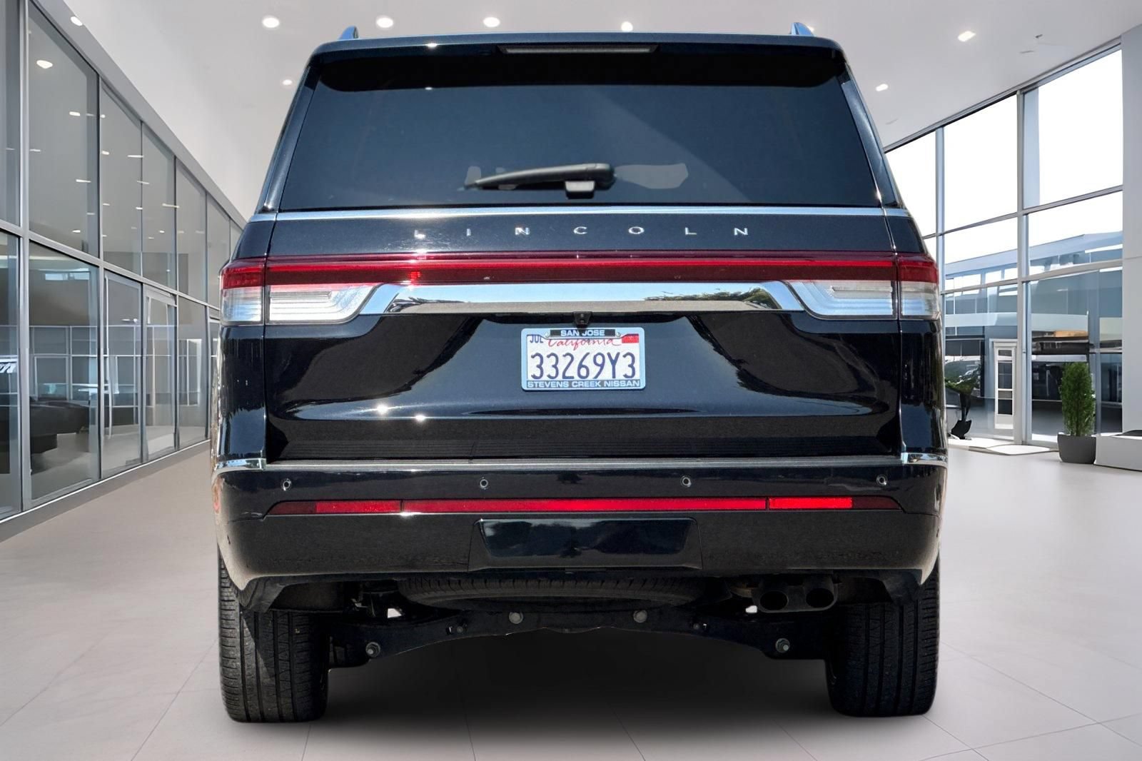 Certified 2023 Lincoln Navigator Reserve AWD/4WD image 5