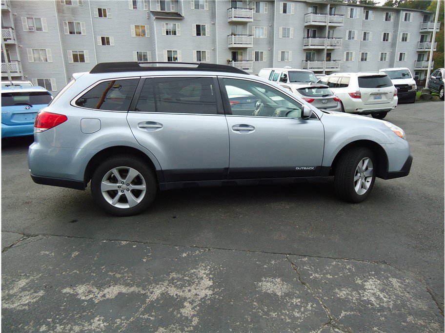 Used 2014 Subaru Outback 2.5i Premium w/ Moonroof Package AWD/4WD image 5