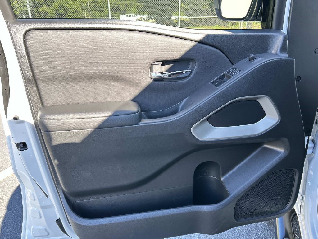 Used 2024 Nissan Frontier SV RWD image 18