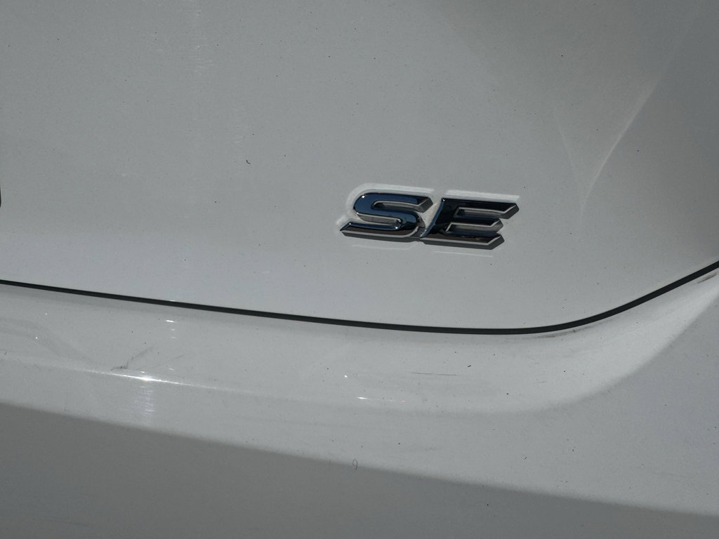 Used 2025 Toyota Camry SE FWD image 12