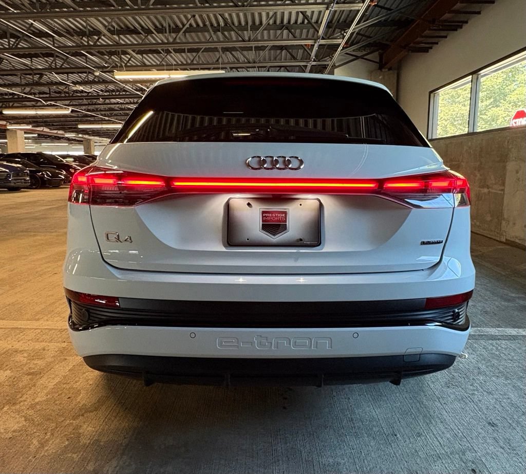 Used 2024 Audi Q4 e-tron Premium Plus w/ Premium Plus AWD/4WD image 7